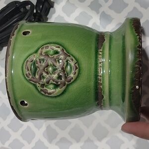Scentsy "Celtic Knot" warmer